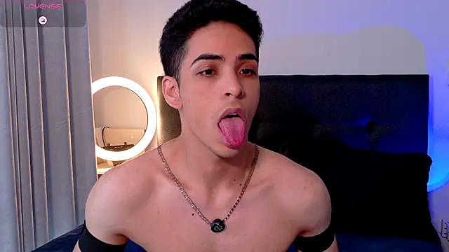 Snapshot of aodaboyyy chatting on 11.02.25 aodaboyyy online show from 11.02.25