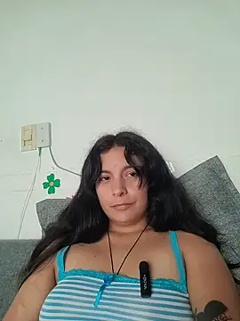 Snapshot of ZaraHoney chatting on 10.11.25 ZaraHoney online show from 10.11.25