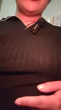 Snapshot of ZaraHoney chatting on 11.07.25 ZaraHoney online show from 11.07.25