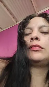 Snapshot of ZaraHoney chatting on 12.20.25 ZaraHoney online show from 12.20.25