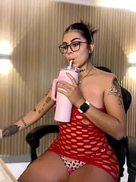 Sarasanders 4 online show from 10.04.25