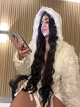 Sarasanders 4 online show from 10.26.25