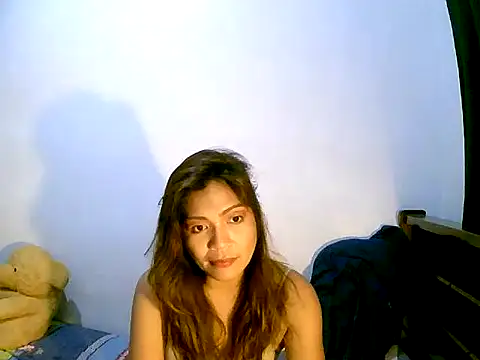 Snapshot of sweetvirginia01 chatting on 10.15.25 sweetvirginia01 online show from 10.15.25