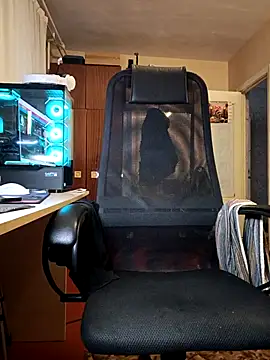 Snapshot of sergeysas chatting on 10.10.25 sergeysas online show from 10.10.25