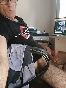 Snapshot of sergeysas chatting on 06.23.26 sergeysas online show from 06.23.26