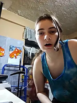 Snowbunnycake 131 online show from 10.18.25