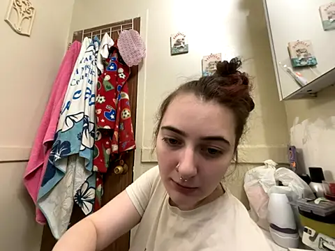 Snowbunnycake 131 online show from 11.30.25