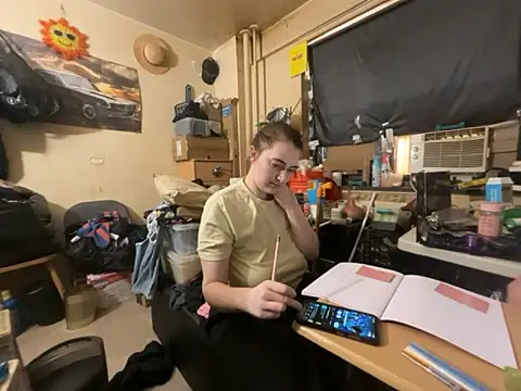 Snapshot of Snowbunnycake_131 chatting on 03.18.26 Snowbunnycake 131 online show from 03.18.26