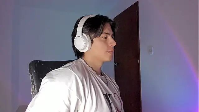 Giordano Russo online show from 11.21.25