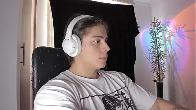 Giordano Russo online show from 04.25.26