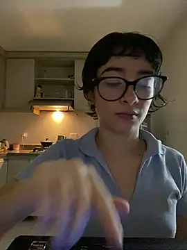  Lunnaa  online show from 04.28.26