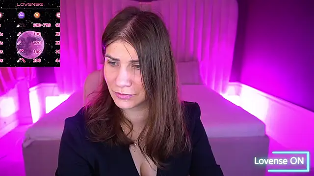 CassandraGood online show from 11.17.25