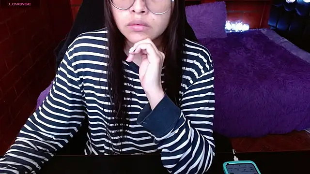 Snapshot of MidoriQuiinn chatting on 05.15.26 MidoriQuiinn online show from 05.15.26