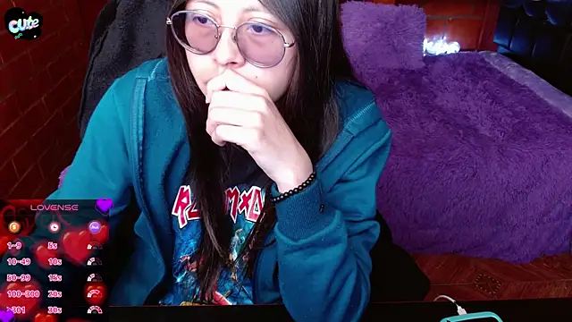 Snapshot of MidoriQuiinn chatting on 06.12.26 MidoriQuiinn online show from 06.12.26