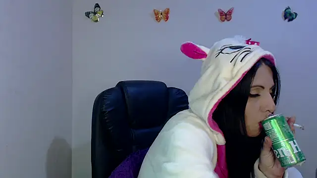 Snapshot of sahtlove1 chatting on 10.24.25 sahtlove1 online show from 10.24.25