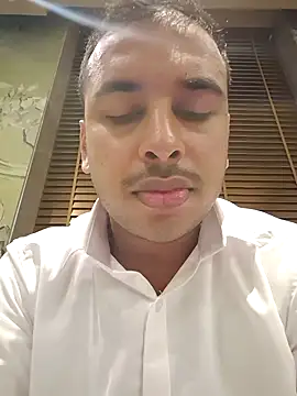 Snapshot of vishnuvinod_india chatting on 11.05.25 vishnuvinod india online show from 11.05.25