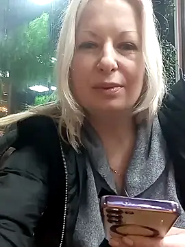 Snapshot of Arina_smiles chatting on 12.27.24 Arina smiles online show from 12.27.24