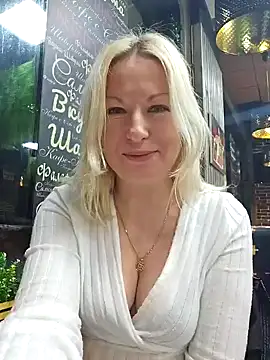 Snapshot of Arina_smiles chatting on 01.25.25 Arina smiles online show from 01.25.25