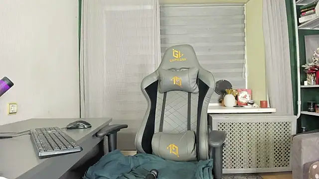 Snapshot of -Aariella- chatting on 02.14.26 -Aariella- online show from 02.14.26