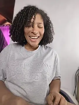 Snapshot of DannaBerry chatting on 05.19.26 DannaBerry online show from 05.19.26