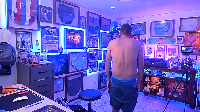 Briefs bud online show from 12.01.25