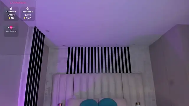 Snapshot of NiaHolland chatting on 07.12.26 NiaHolland online show from 07.12.26