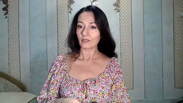 Snapshot of Antralyn chatting on 10.23.25 Antralyn online show from 10.23.25