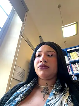 Snapshot of IamSashaLuv chatting on 10.01.25 IamSashaLuv online show from 10.01.25