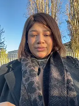 Snapshot of IamSashaLuv chatting on 11.22.25 IamSashaLuv online show from 11.22.25