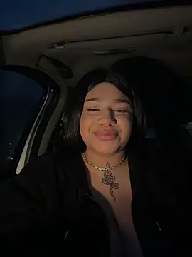 Snapshot of IamSashaLuv chatting on 12.23.25 IamSashaLuv online show from 12.23.25