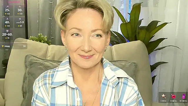 Snapshot of AkexandraFix chatting on 10.10.25 AkexandraFix online show from 10.10.25