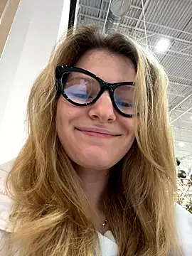 MaryHiggins online show from 11.06.25