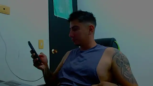 Snapshot of jimmy_scoot chatting on 04.05.26 jimmy scoot online show from 04.05.26