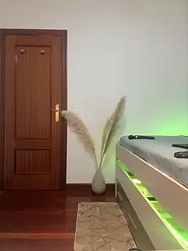 redheaddoll22 online show from 01.20.25