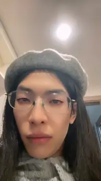 Snapshot of CrytinaSissyCrossdress chatting on 10.26.25 CrytinaSissyCrossdress online show from 10.26.25