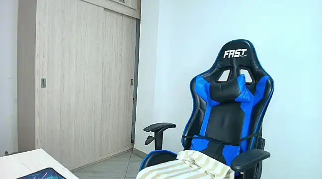 sophiax-x online show from 12.08.24