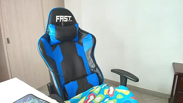 sophiax-x online show from 10.08.25