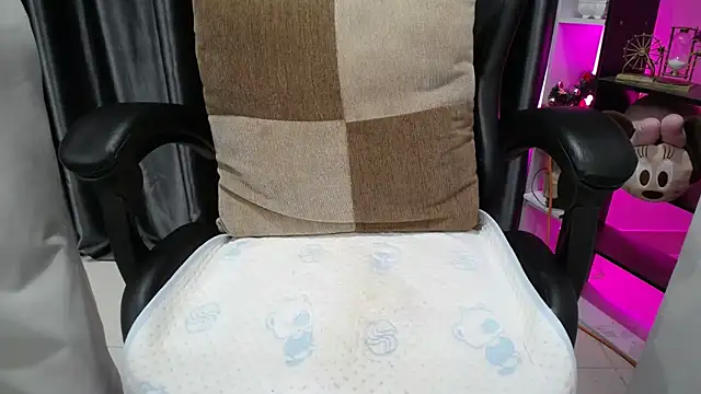 Yuki-yio online show from 09.27.25