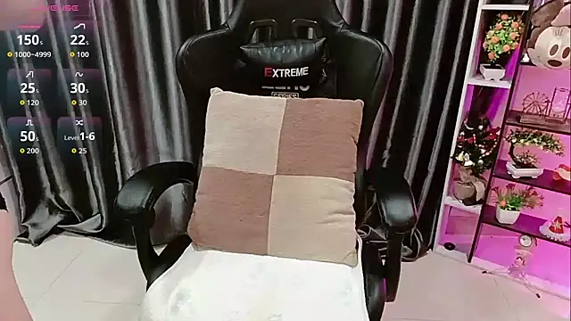 Yuki-yio online show from 11.09.25