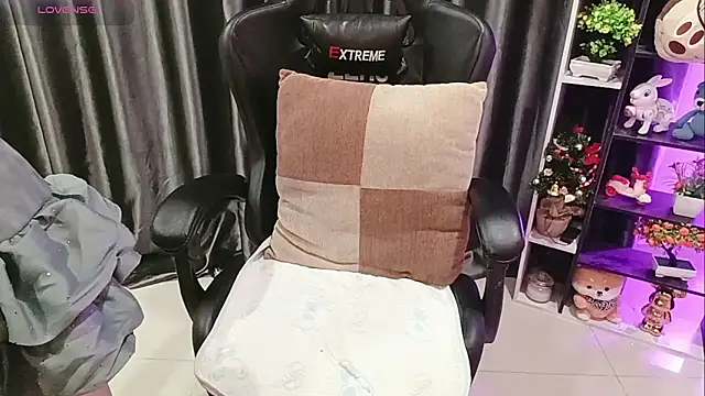 Yuki-yio online show from 04.04.26