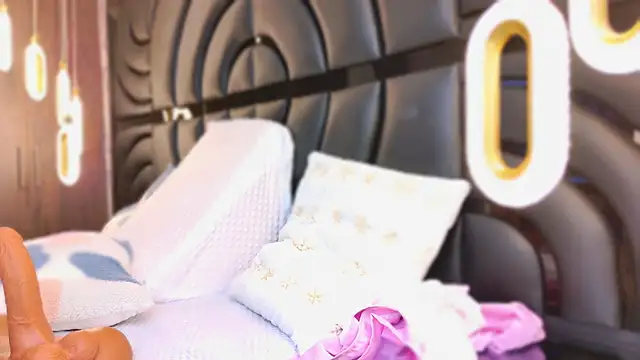 Snapshot of sarahgrey18 chatting on 03.11.25 sarahgrey18 online show from 03.11.25