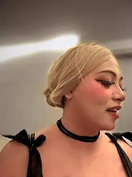 seraphine23 online show from 10.11.25