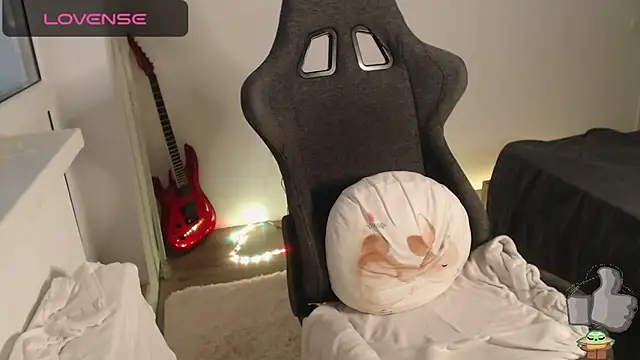 Snapshot of big1one1guy chatting on 12.07.24 big1one1guy online show from 12.07.24