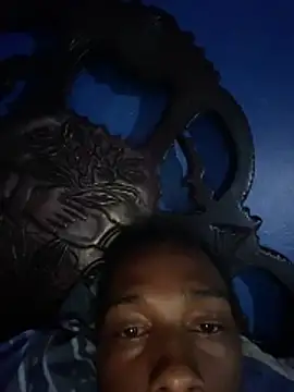 Snapshot of Raydon123 chatting on 10.21.25 Raydon123 online show from 10.21.25