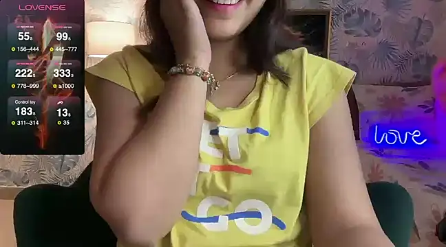 Snapshot of Sizzling__ZAARA chatting on 01.12.25 Sizzling ZAARA online show from 01.12.25