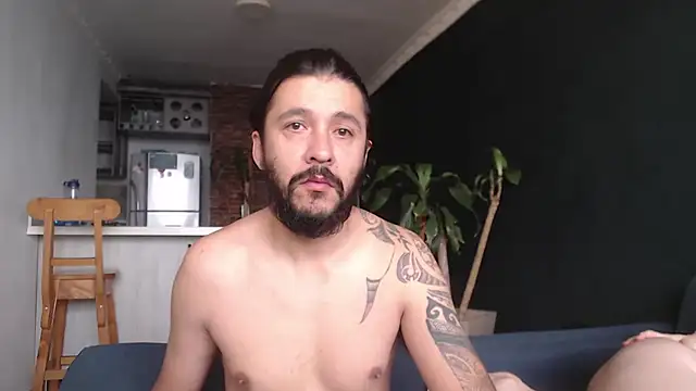 Snapshot of sexual_devils chatting on 01.01.25 sexual devils online show from 01.01.25