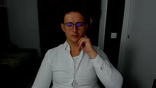 sexxymuscles4u online show from 10.19.25