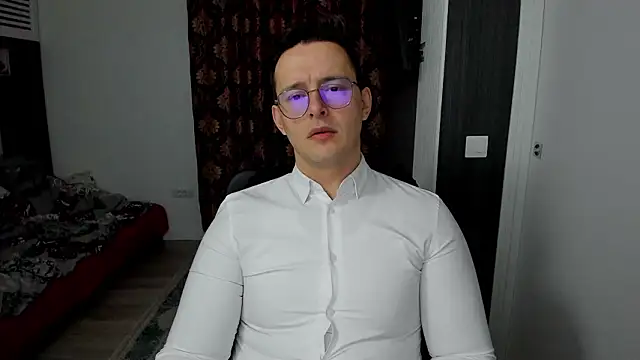 sexxymuscles4u online show from 02.17.26