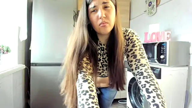 Snapshot of MiaMarrone chatting on 06.01.26 MiaMarrone online show from 06.01.26