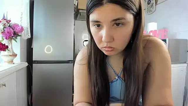 Snapshot of MiaMarrone chatting on 06.16.26 MiaMarrone online show from 06.16.26